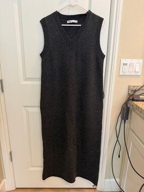 Zara Charcoal Sleeveless V-Neck Midi Knit Dress